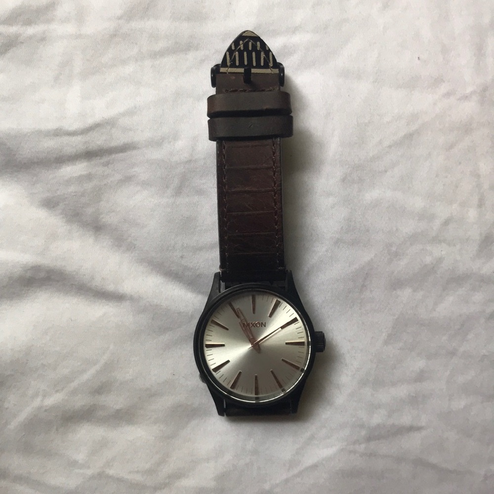 Nixon sentry 38 watch